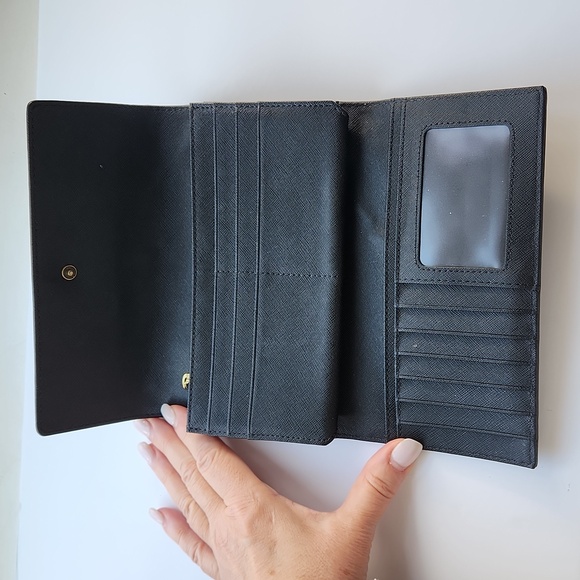 Fossil Women's Black Leather Wallet - Picture 3 of 9